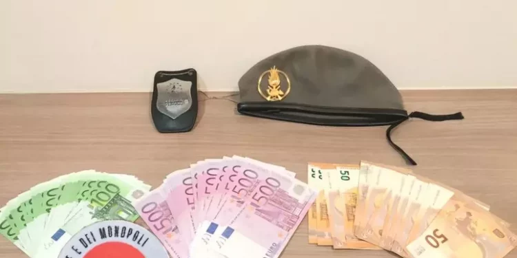 Oltre 80mila euro non dichiarati sequestrati in scalo Olbia