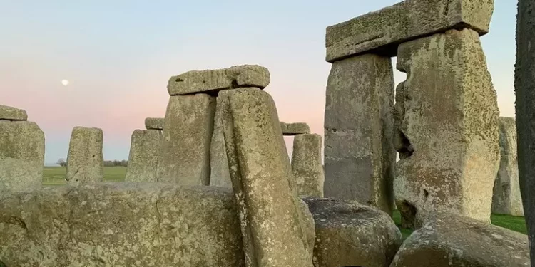 Stonehenge, scoperta la vera origine della pietra dell’altare
