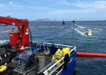 Via a operazioni recupero del motoryacht Atina affondato a Olbia