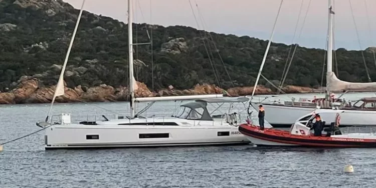 Ancoraggi abusivi alla Maddalena, 20 sanzioni per 9mila euro