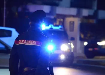 In permesso premio, minaccia con un coltello madre e carabinieri