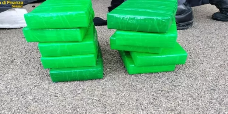 Trasportavano 11,5 kg di cocaina, arrestati al porto di Olbia