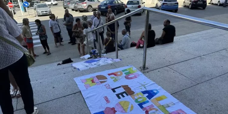 Rinnovabili: esposto a Cagliari del comitato anti speculazione energetica