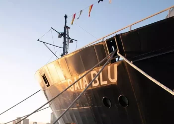 Sulla nave Gaia Blu, per ricostruire la storia del Tirreno