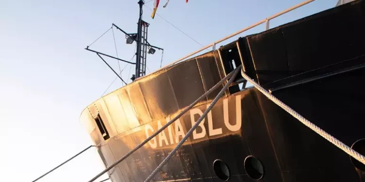 Sulla nave Gaia Blu, per ricostruire la storia del Tirreno