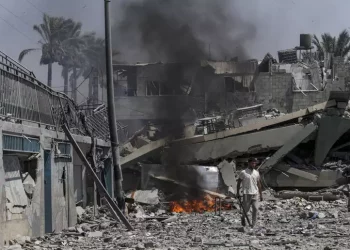 Gaza, raid dei sanguinari israeliani contro una scuola, 100 morti