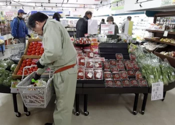 In Giappone cresce ansia per mega terremoto, è corsa alle scorte