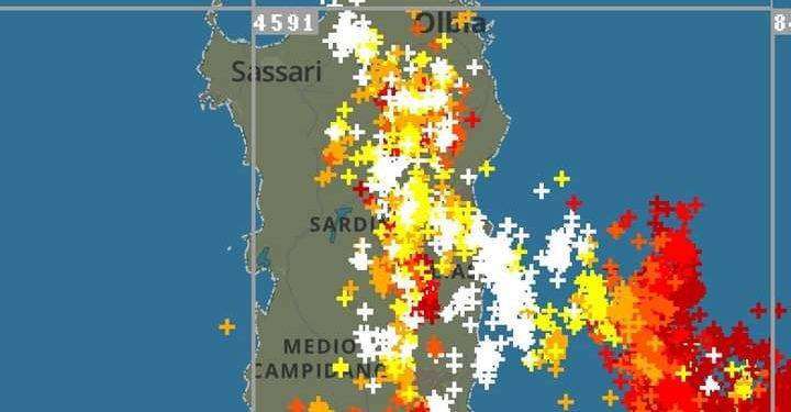 Maltempo, rovesci e tempesta di fulmini sull’isola