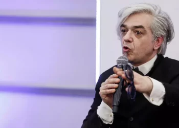 Morgan scrive ai colleghi musicisti, la mia vita triturata