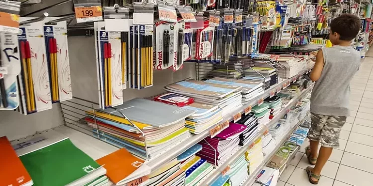 Caro diario, arriva la stangata per il corredo scolastico