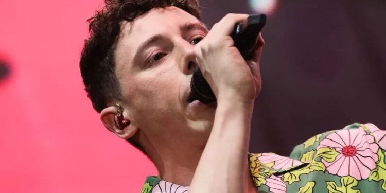 Il trap Shade denuncia “sono stato aggredito… non nel Bronx, ma sotto casa!”