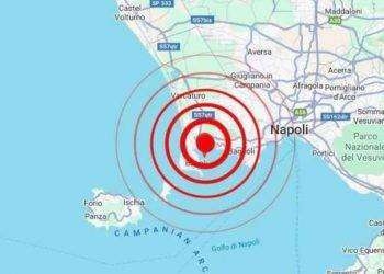 I Campi Flegrei tremano senza sosta: cento scosse in 18 ore