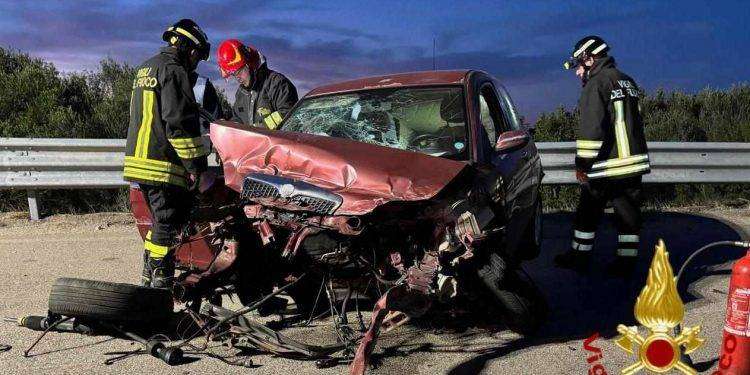 Gallura, 40 enne perde il controllo dell’auto: trasportato in ospedale