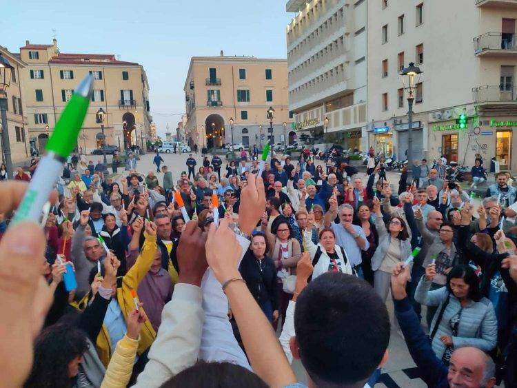 Sassari, Flash Mob “Una penna al vento” chiude la raccolta firme di Pratobello 24