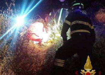 Poltu Quatu, perde il controllo della moto e cade giù da una scarpata