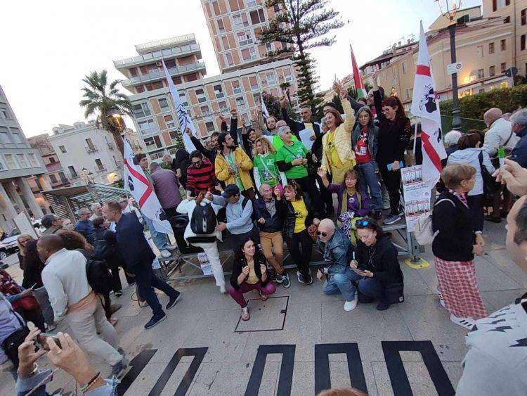 Sassari, Flash Mob “Una penna al vento” chiude la raccolta firme di Pratobello 24