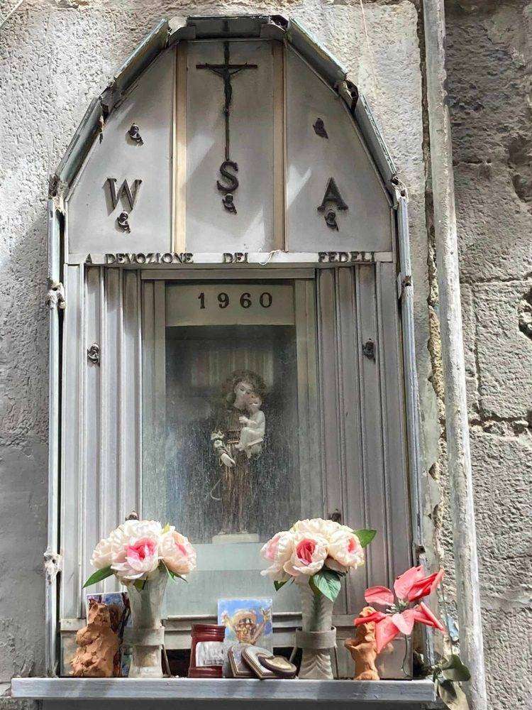 Santa Arte liberaci dal mal di vivere!