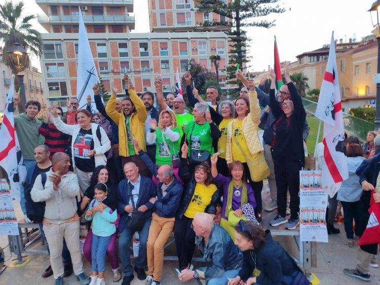 Sassari, Flash Mob “Una penna al vento” chiude la raccolta firme di Pratobello 24