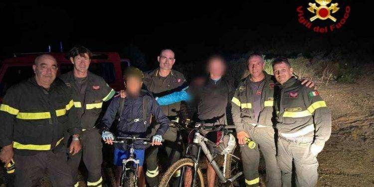 Castiadas, padre e figlio si perdono: salvati dai Vigili del Fuoco
