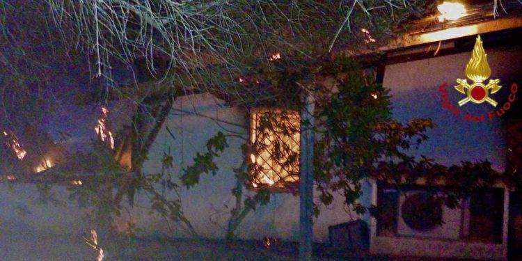In fiamme abitazione a Porto Rotondo