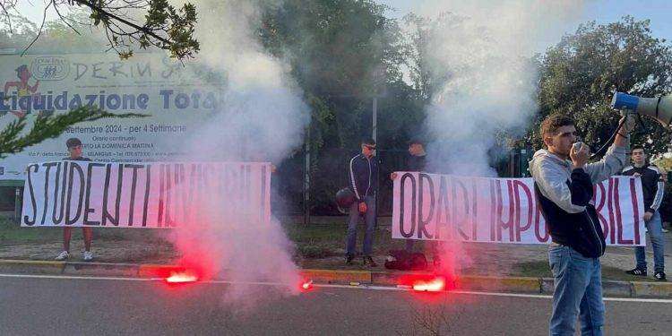Arst, disagi per gli studenti dello Scano: sit-in di Blocco Studentesco