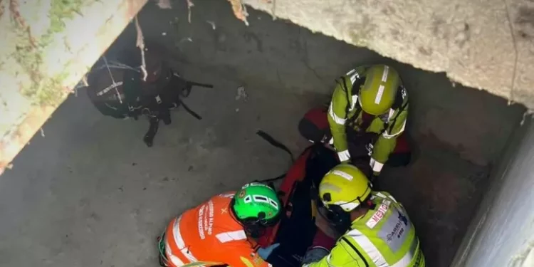 Cade in una cisterna mentre lavora, trauma cranico per un 25enne