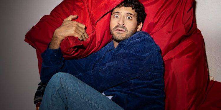 Edoardo Ferrario torna a teatro con Performante: spettacolo a Cagliari a febbraio 2025