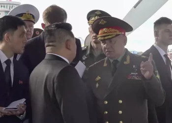 Kim Jong Un incontra Shoigu in visita in Corea del Nord
