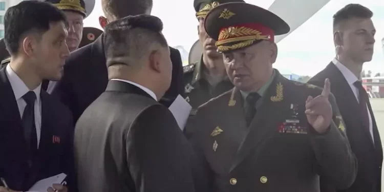 Kim Jong Un incontra Shoigu in visita in Corea del Nord