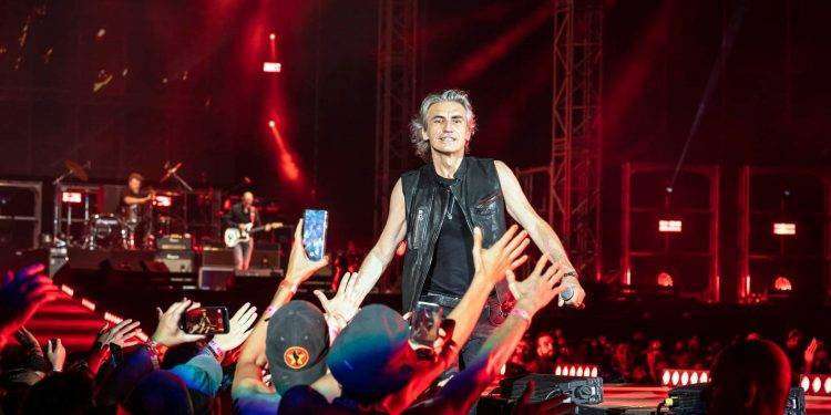 Luciano Ligabue in concerto alla Rcf Arena Campovolo il 21 giugno 2025