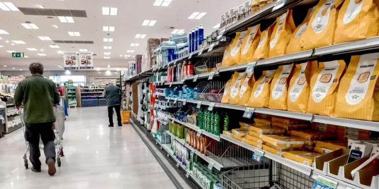 Confcommercio: ‘Pil fermo, si complica +1% nel 2024’