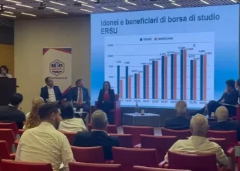 Sempre meno iscritti all’università, effetto calo demografico