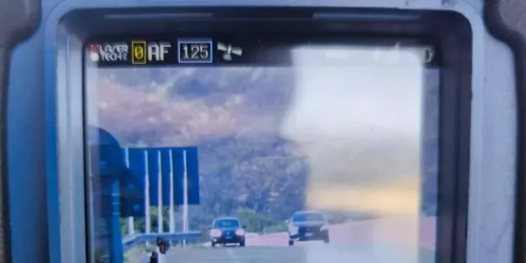 Sfreccia a 214 km/h sulla Sassari-Olbia, patente ritirata