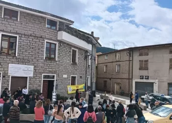 Sit-in mamme a Ovodda, ‘senza pediatra costrette a p.soccorso’