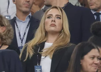 L’annuncio di Adele, ‘mi prendo una lunga pausa dai concerti’