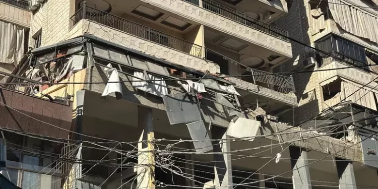 Raid israeliani contro roccaforte Hezbollah a Beirut