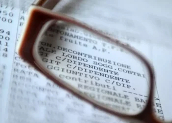 Bonus Natale, 100 euro in tredicesima, su richiesta