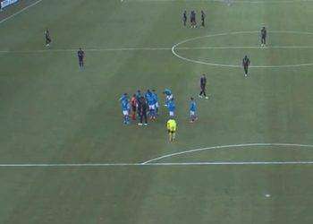 Calcio, brutta sconfitta del Cagliari contro il Napoli: finisce 4 a 0