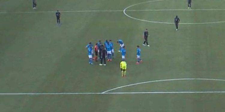 Calcio, brutta sconfitta del Cagliari contro il Napoli: finisce 4 a 0