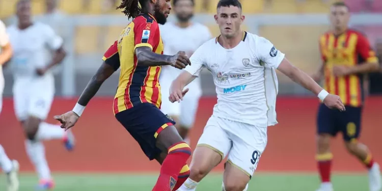 Calcio, il Cagliari perde contro il Lecce