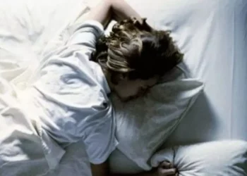 Dormire fino a tardi nel week end potrebbe ridurre rischio cuore