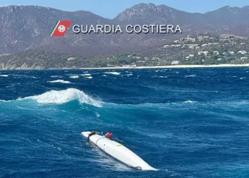 Canoista alla deriva salvato dalla Guardia costiera di Cagliari
