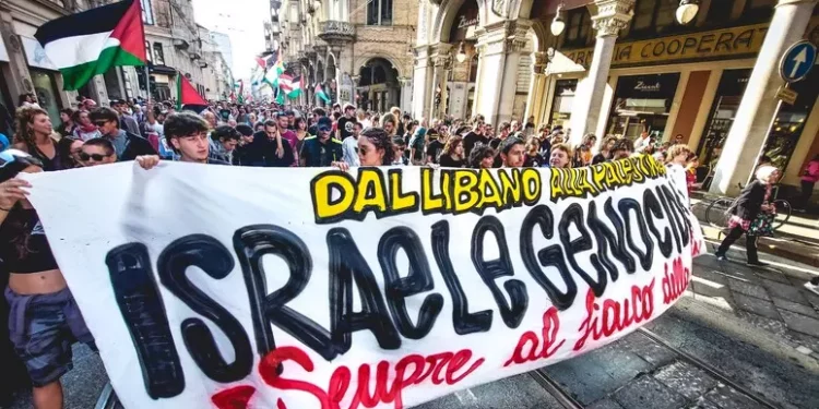 La Questura vieta due cortei pro Palestina a Roma: la democrazia “vince sempre”