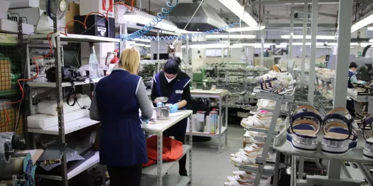 Bce, la manifattura rallenta, fattori avversi pesano sul Pil