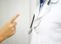Daspo sanitario contro aggressioni, un ddl e una petizione