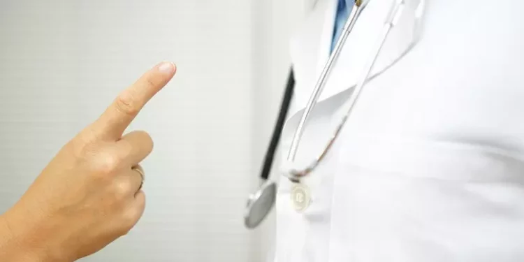 Daspo sanitario contro aggressioni, un ddl e una petizione