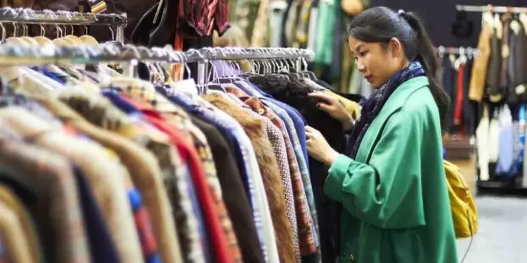 Confesercenti-Ipsos, vola la moda second hand, vale 6 miliardi