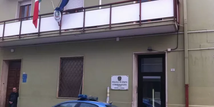 Accoltella il padre dopo una lite per futili motivi, 17enne arrestato