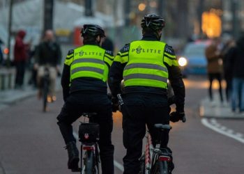 Paura in Olanda, uomo accoltella i passanti: un morto