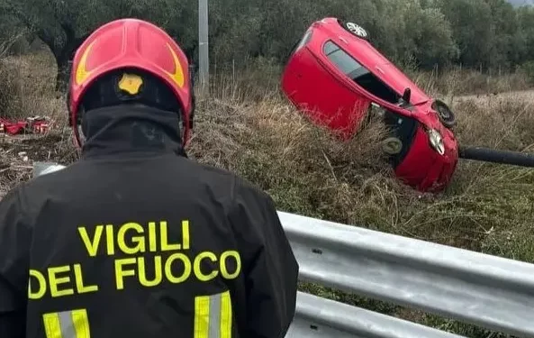 Narbolia, tre feriti nell’auto uscita fuori strada: uno è grave